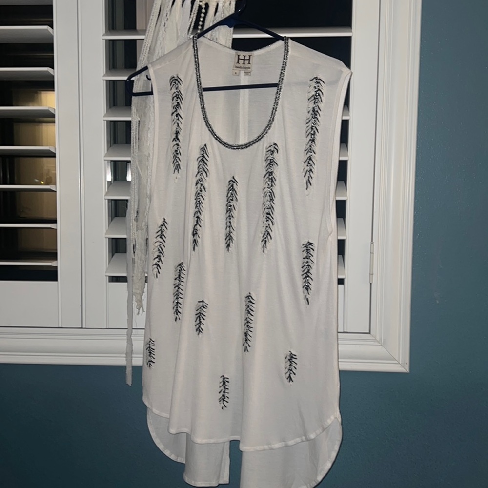 Haute Hippie EUC 🪶 Feather-Embellished Dagger Tee, Swan